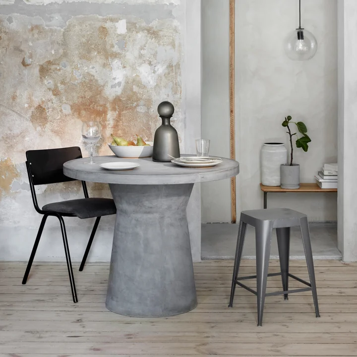 Chaise Ole et pot de fleurs Polaris Broste Copenhagen