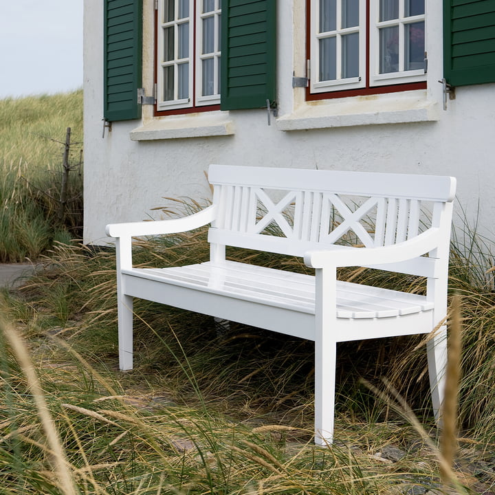 Le site Drachmann banc de Skagerak dehors devant une maison blanche