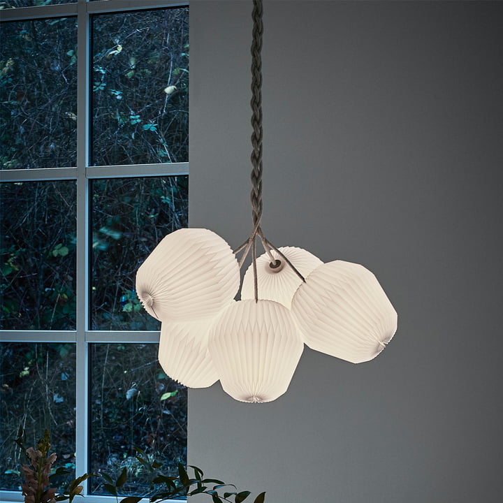 Lampe à suspension "Le Bouquet" de Le Klint en blanc (lot de 5)