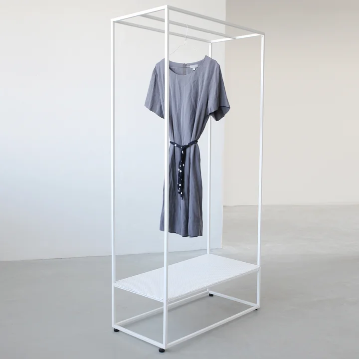 Armoire Grid par Kristina Dam Studio en blanc