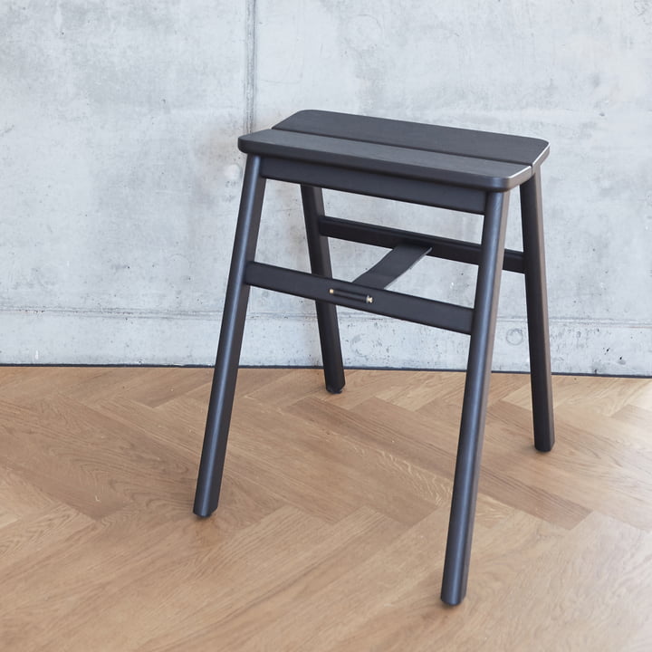 Tabouret d' Angle, chêne noir de Form & Refine