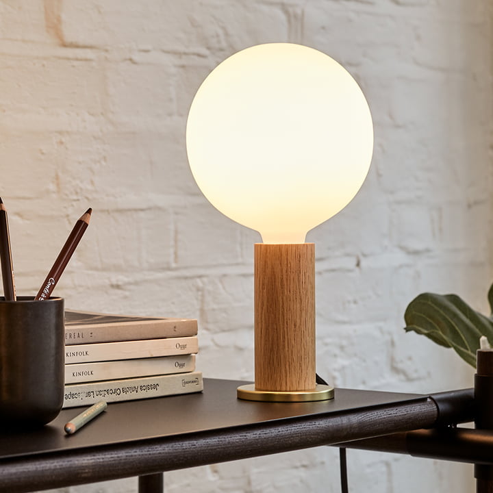 Knuckle Lampe de table avec ampoule de Tala .