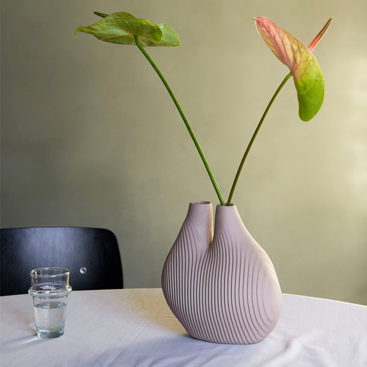 Vase W & S Chamber, beige clair par HAY .