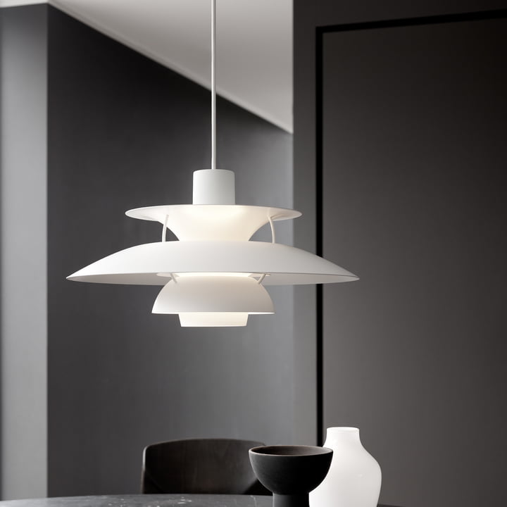 PH 5 lampe suspendue de Louis Poulsen .