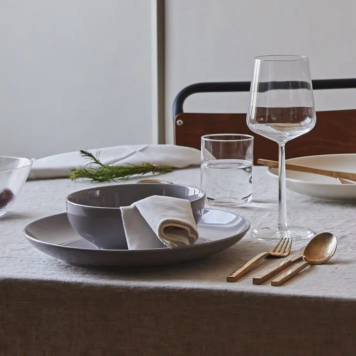 Set de vaisselle festif pour la table de Noël