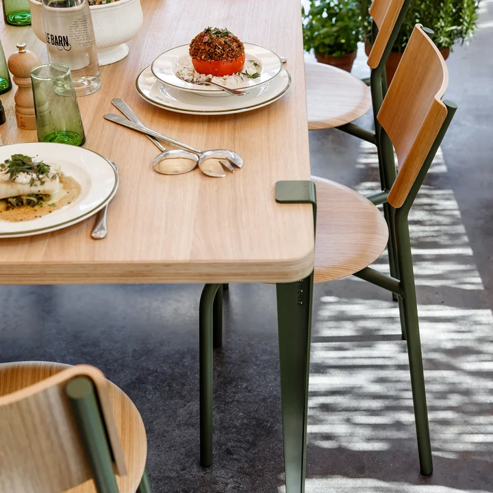 La chaise SSD, chêne, TipToe de TipToe comme chaise pour la table à manger avec un design similaire, également de TipToe