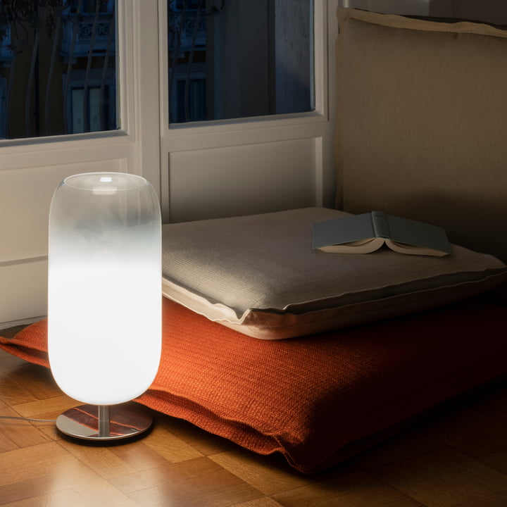 Lampe de table Gople H 48,5 cm, blanche par Artemide comme source de lumière élégante