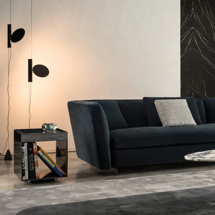 La lumière OK, noire de Flos dans l'espace de vie