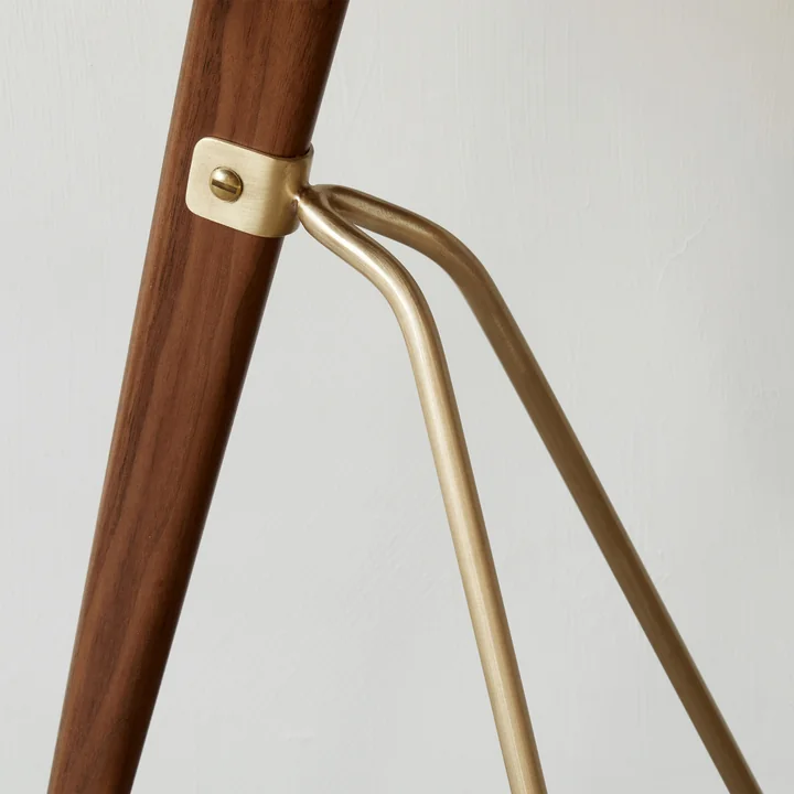 La table d'appoint Umanoff, noyer / laiton de Audo