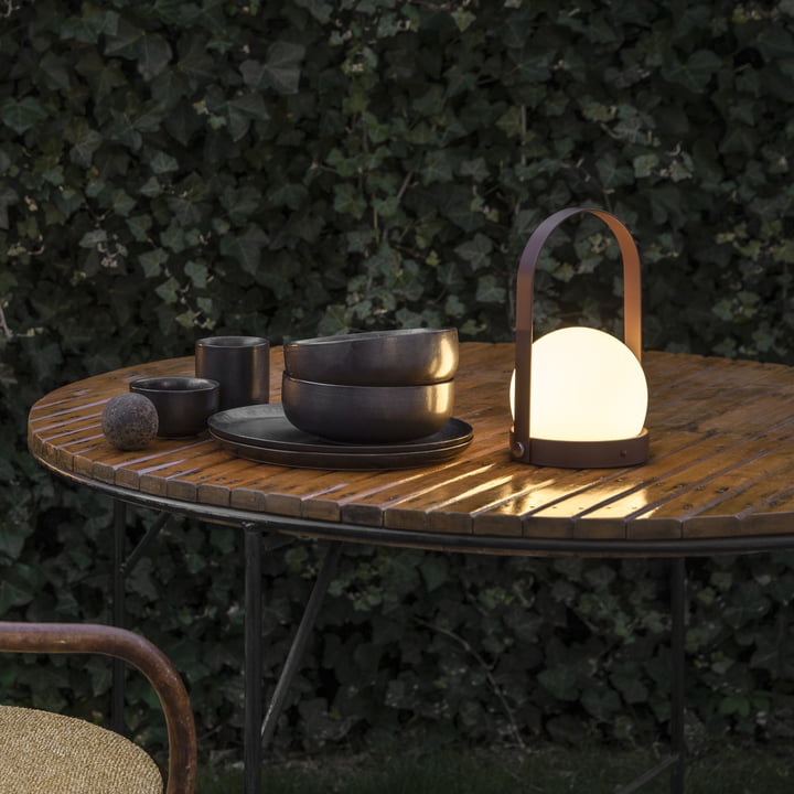 Lampe LED portable pour le jardin