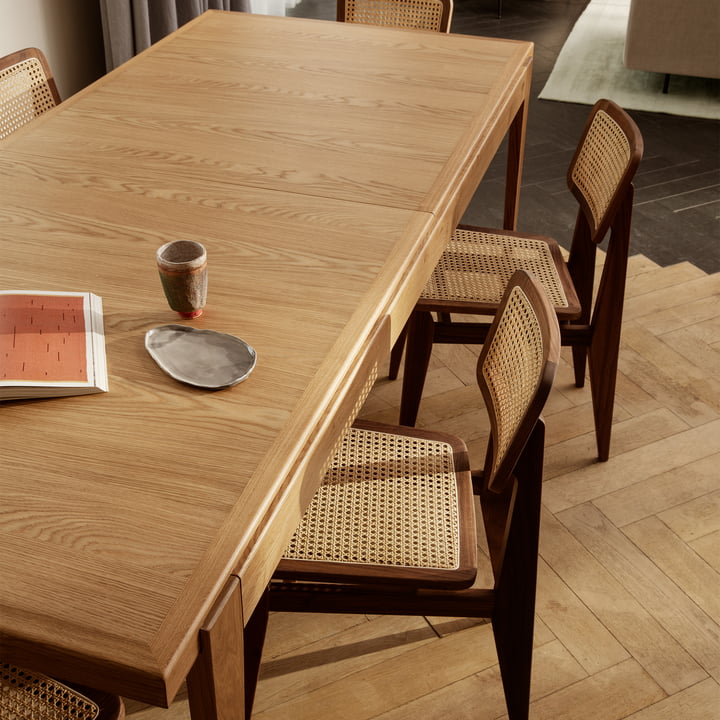 Table à manger en bois classique de Gubi