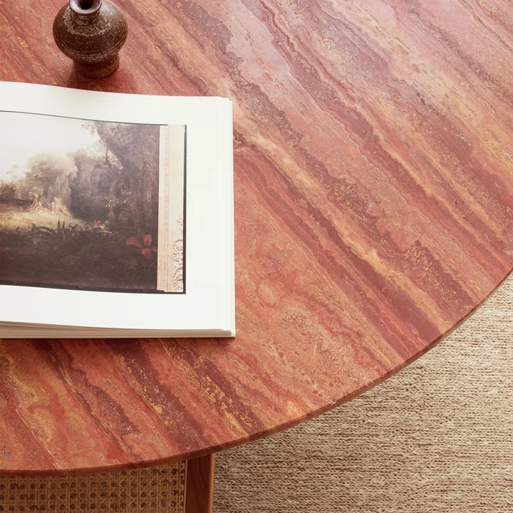 Table à manger en pierre avec motif naturel