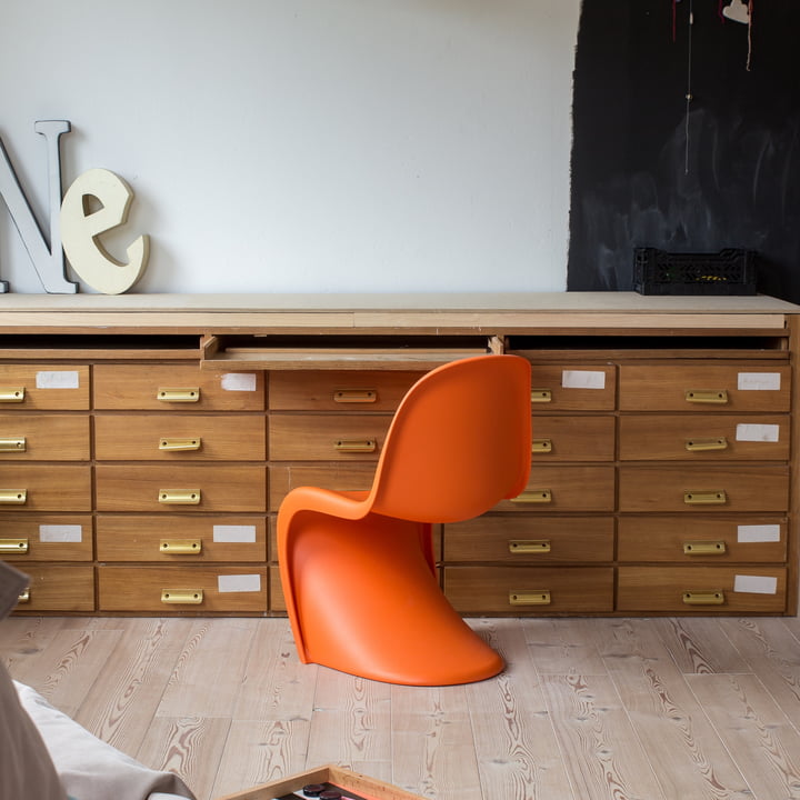 Chaise pour enfants Panton Junior de Vitra dans la chambre des enfants