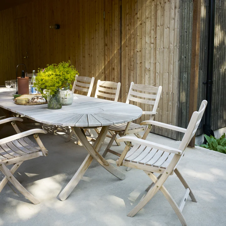 Table de salle à manger ovale pour la terrasse