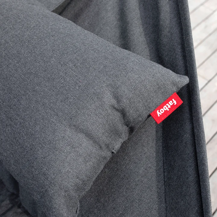 Le logo sur le coussin du hamac Headdemock Superb Deluxe de Fatboy