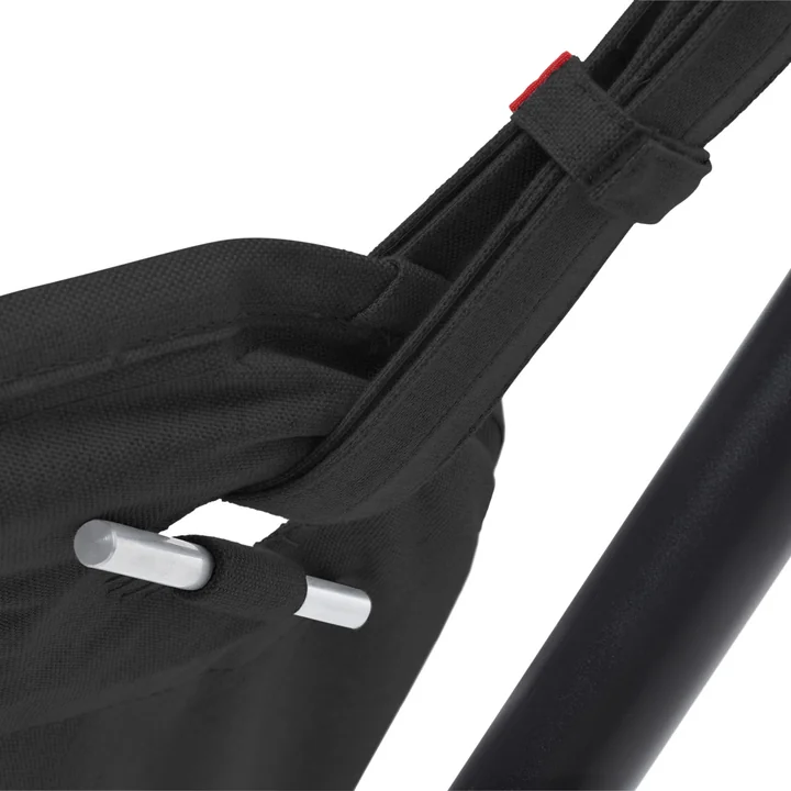 La fixation du hamac Headdemock Superb Deluxe de Fatboy à la structure