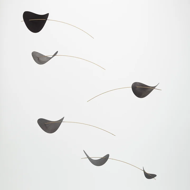 L'élégant Drifting Clouds Mobile en noir