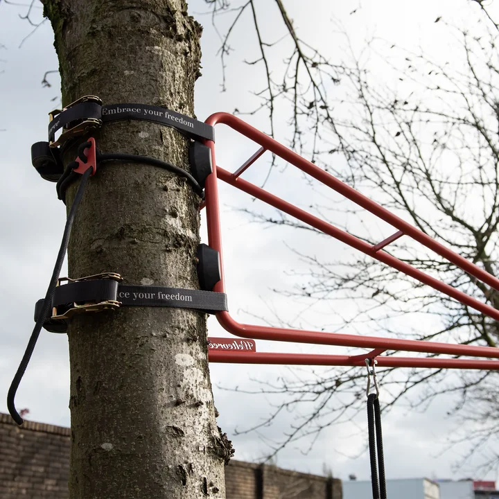 La balançoire Swing de Weltevree est facile à monter.