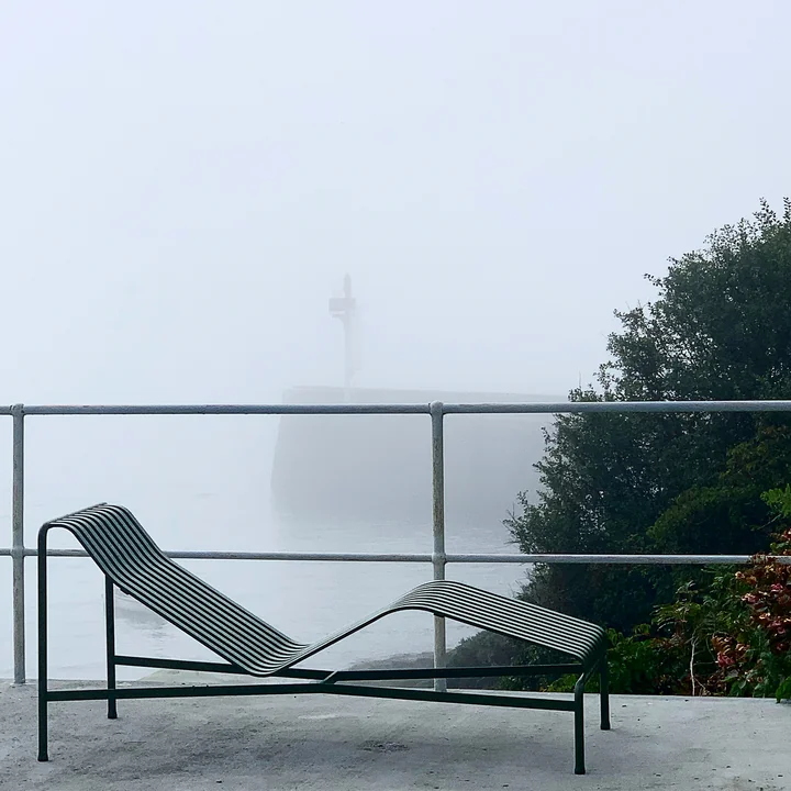 Chaise longue confortable au look intemporel