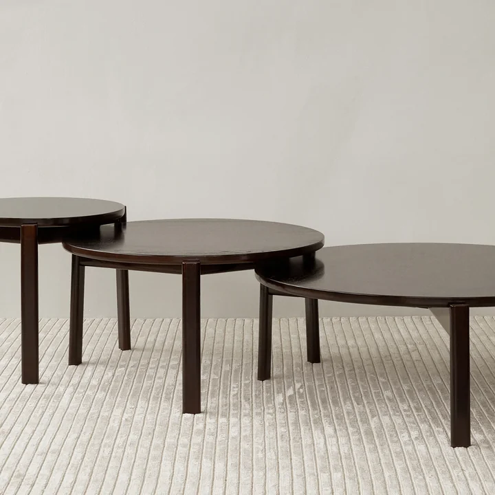 Les tables Passage Lounge de Audo forment ensemble une belle formation