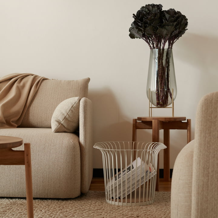 Corbeille discrète pour le rangement dans le salon
