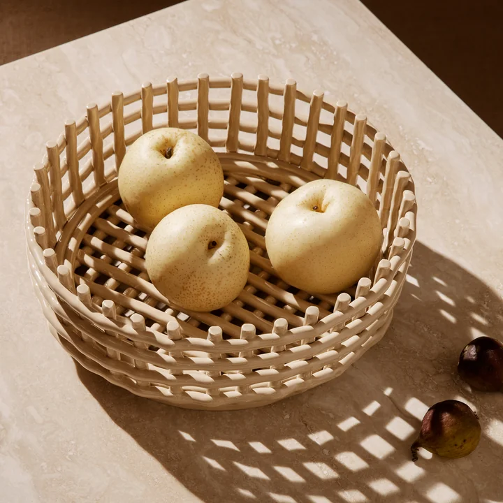 La céramique Centerpiece de Ferm Living convient pour les aliments et les objets du quotidien.