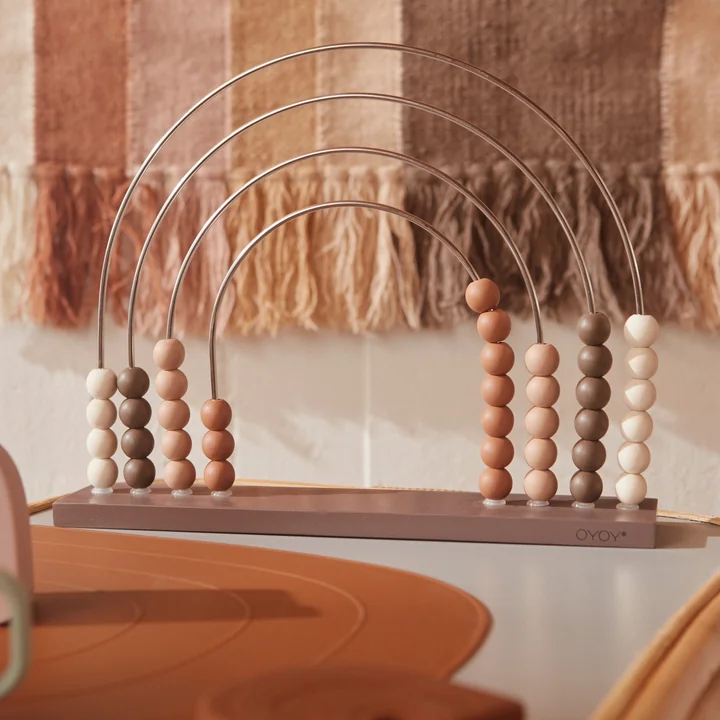 L'abaque Rainbow de OYOY comme objet de décoration