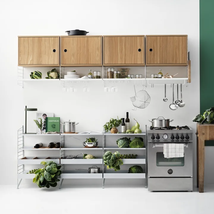 L'étagère murale Pocket de String comme étagère de cuisine