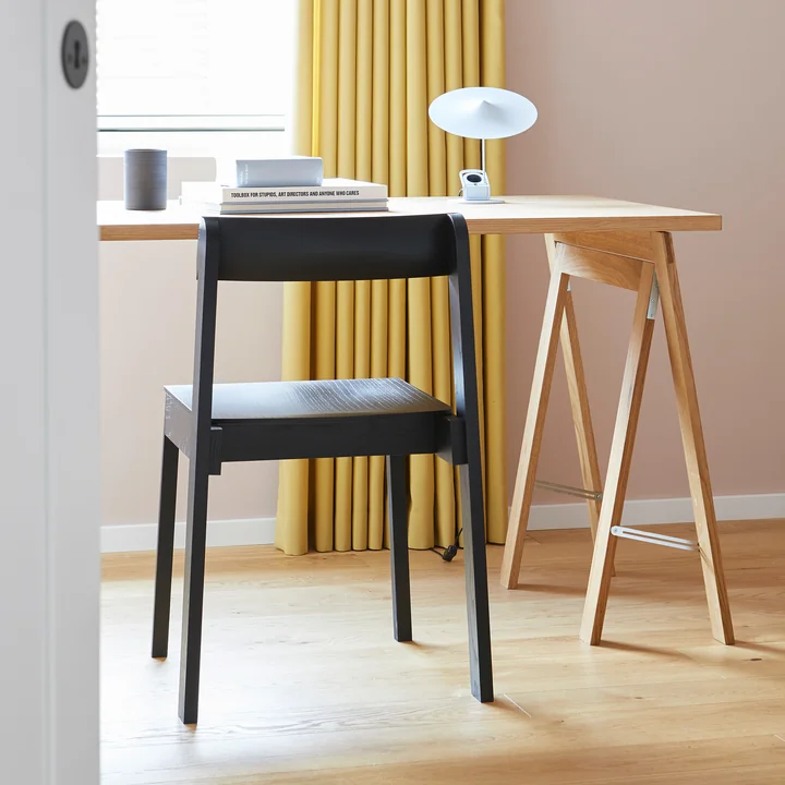 Design scandinave en bois naturel et noir