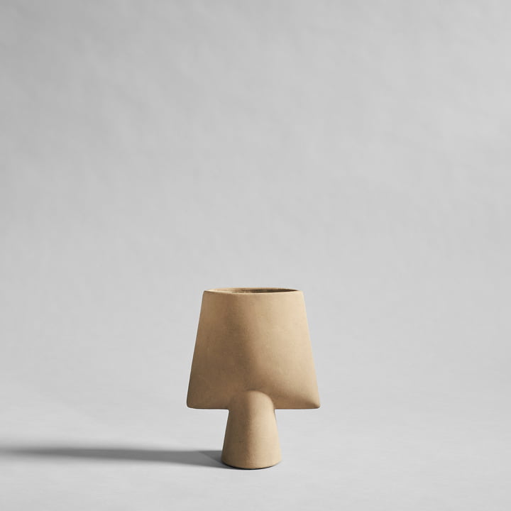 Le vase Sphere Square Mini est conçu par des céramistes expérimentés