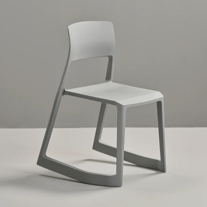 Chaise design recyclée avec patins