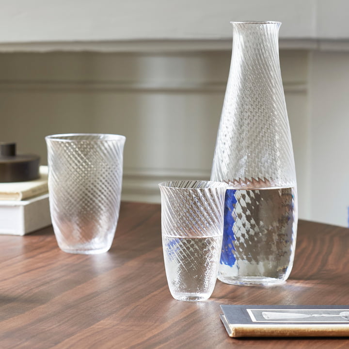 La carafe Collect et les verres de & Tradition ont une forme pratique