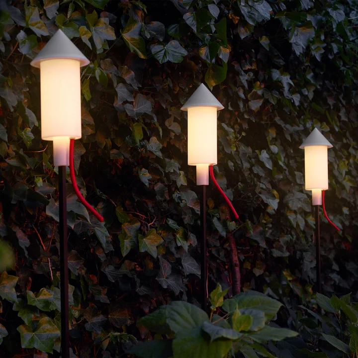 La lumière solaire de Prêt a Racket s'allume et s'éteint automatiquement à partir de Fatboy