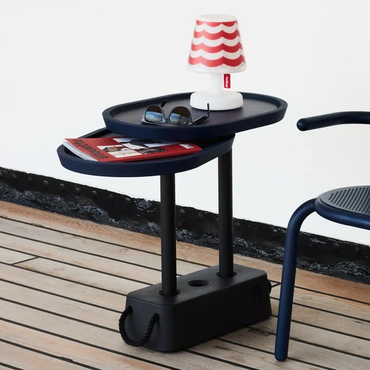 La table d'appoint Brick avec le plateau Bricks Buddy de Fatboy