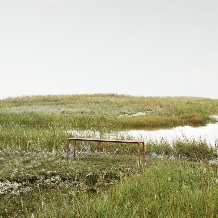 Le banc Novo de AYTM fusionne avec la nature