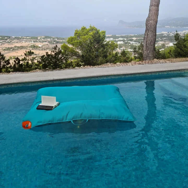 Le Pool Bull de Sitting Bull comme salon dans l'eau