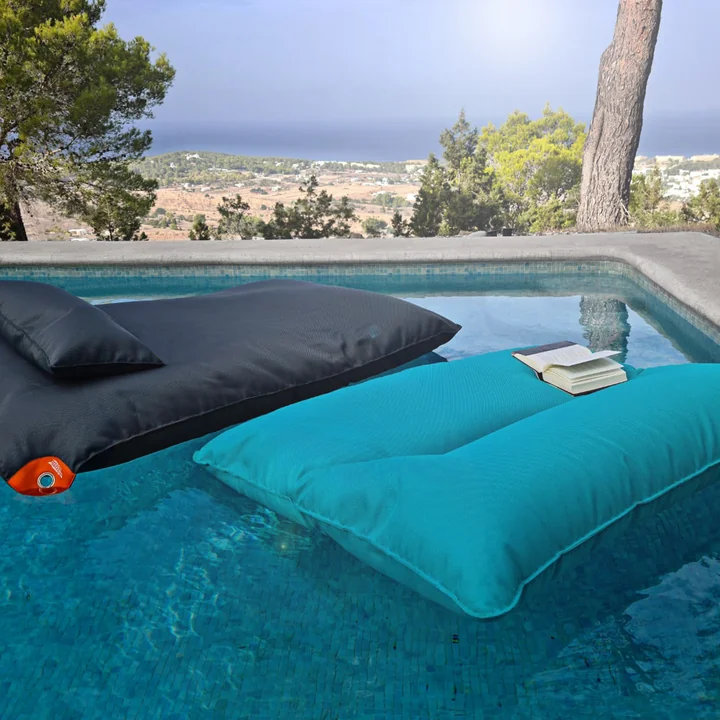 Le haut niveau de qualité Pool Bull de Sitting Bull dans la piscine