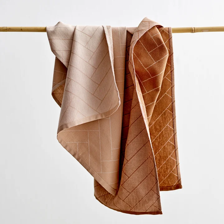 Le torchon Tiles de Södahl en technique de tissage damassé