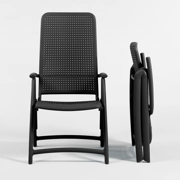 Le fauteuil pliant Darsena Relax de Nardi replié