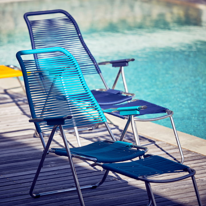 La chaise longue Spaghetti de Fiam à la piscine