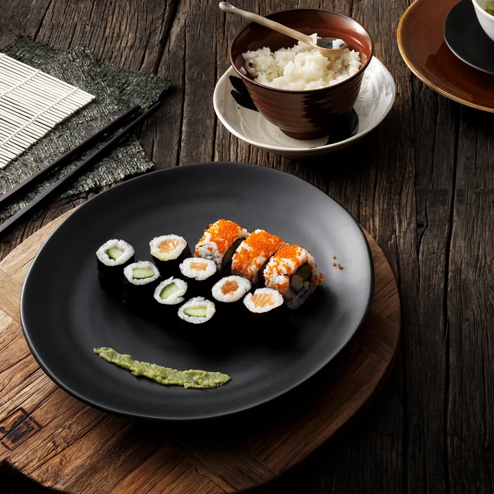 L'assiette Kyoto de HKliving avec sushi