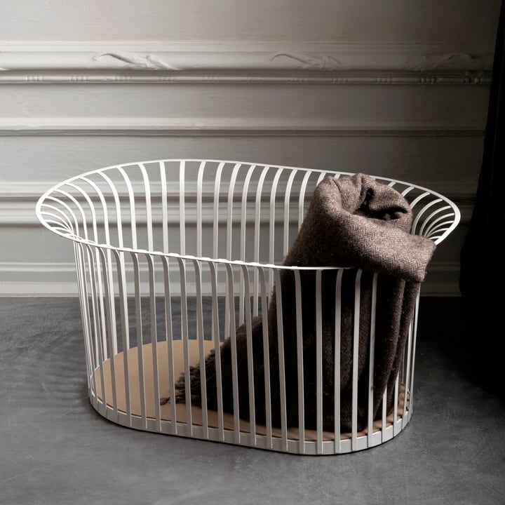 Le panier Ribbon de Audo comme beau panier à linge