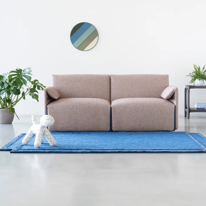 Une biplace confortable au look clair