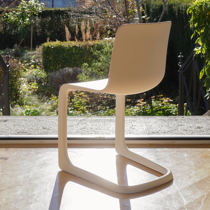 La chaise tout plastique EVO-C de Vitra est fabriquée en polypropylène recyclable.