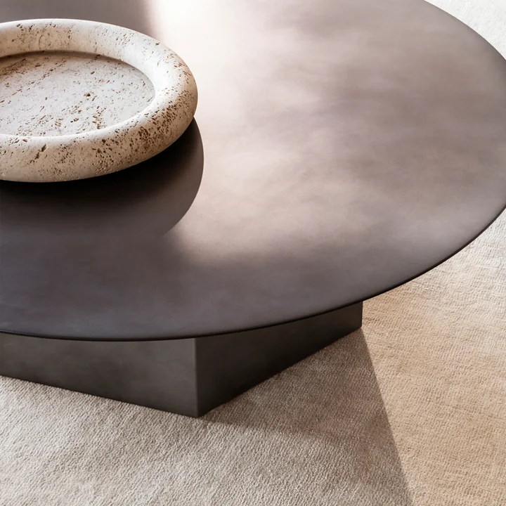 Epic Steel Coffee Table par Gubi