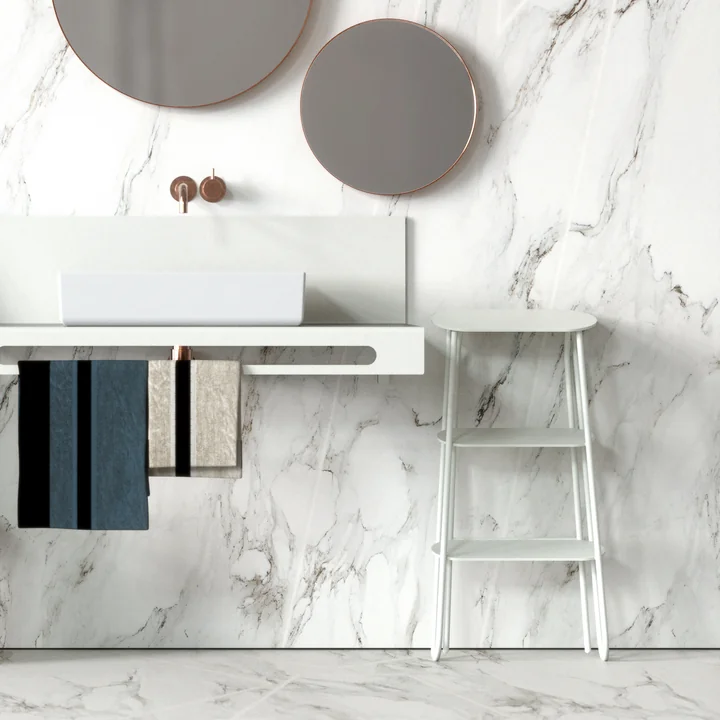 L'élégant tabouret marcheur Bukto de Frost replié