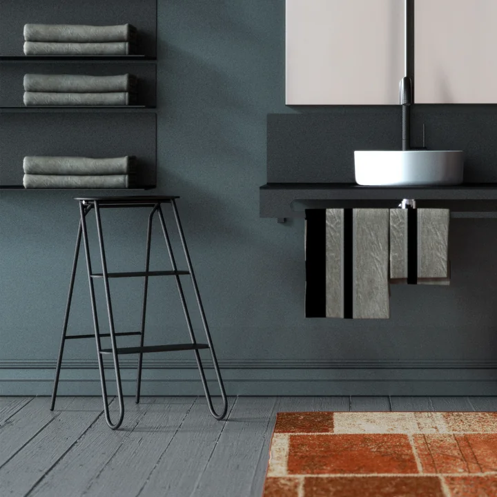 Le tabouret marcheur Bukto de Frost respire l'élégance et le minimalisme.