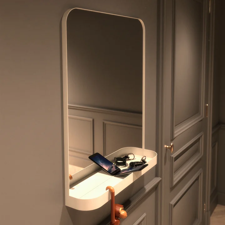 Le miroir avec étagère de Signatures TB600 de Frost remplit plusieurs fonctions