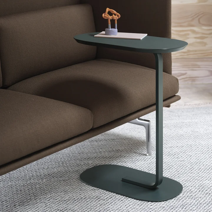 Relate Side Table H 73,5 cm de Muuto en vert foncé