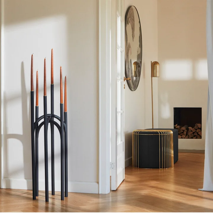 Le bougeoir de Angui de AYTM sur le sol du salon